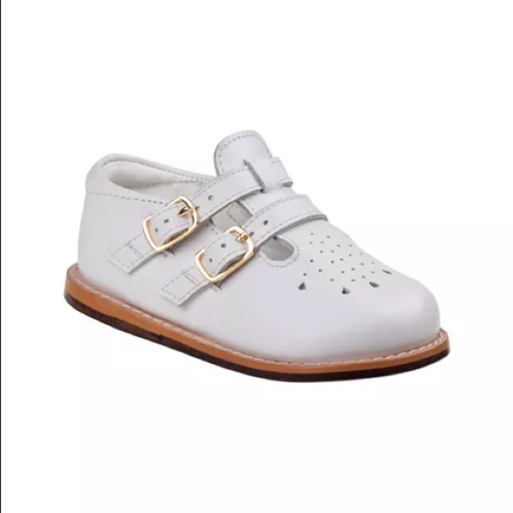 Josmo traditional white walking shoes